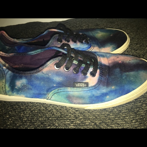 Vans - Picture 3 of 5